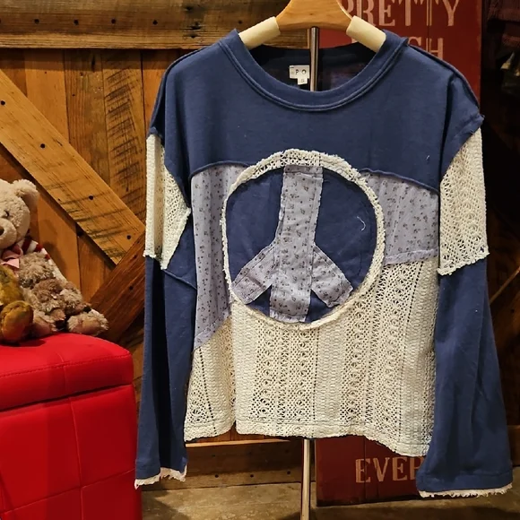 POL Blue and Cream Peace Sign Top - Picture 1 of 4